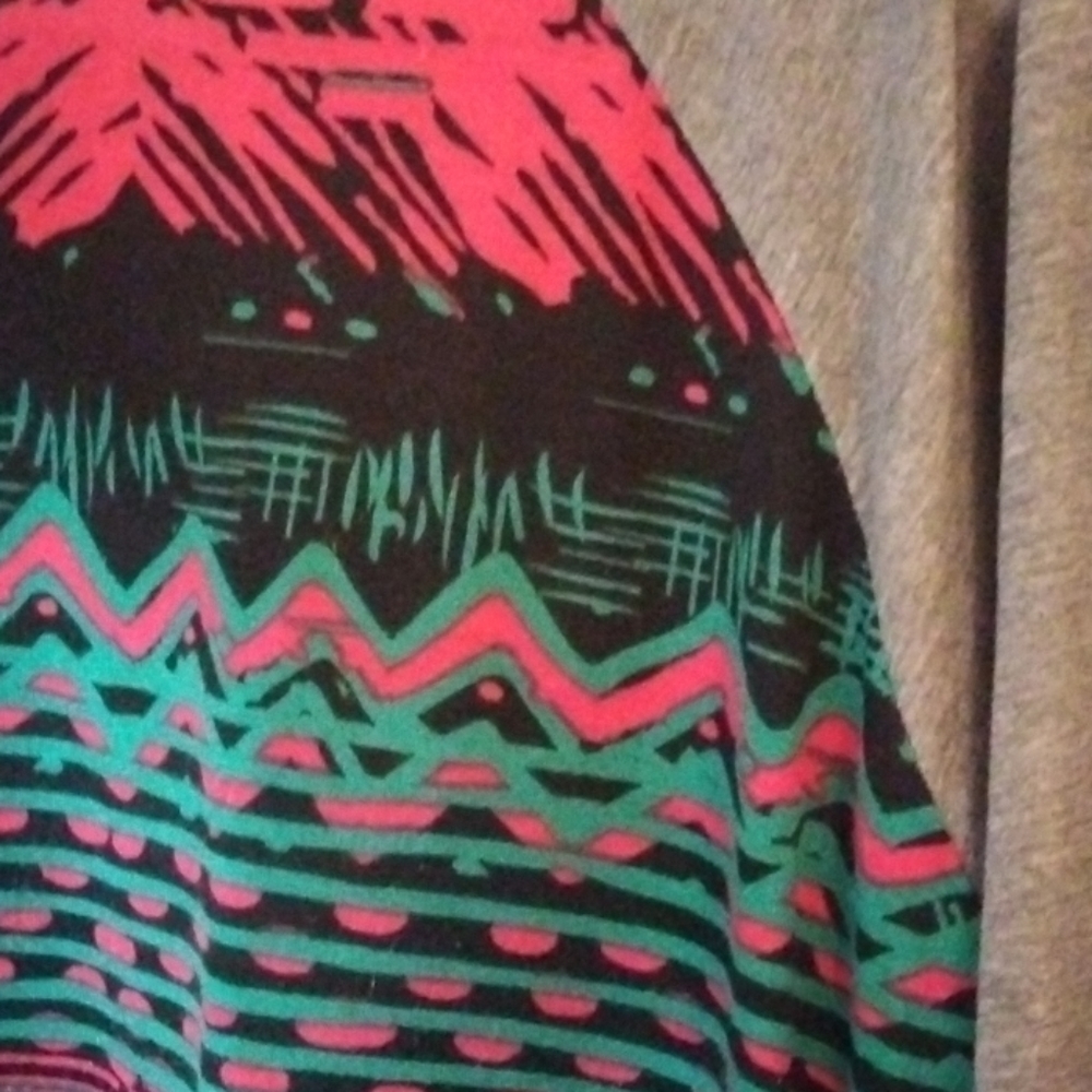LuLaRoe Randy shirt